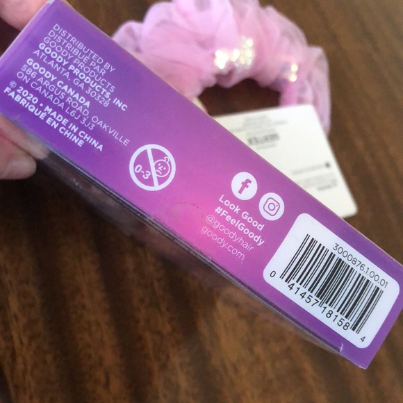 NWT Scrunchie Set of  2 Pink -1-velvet and 1-tulle hair accessories - Picture 9 of 16